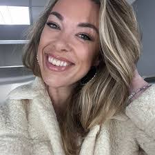 Kim Gruber's Instagram, Twitter & Facebook