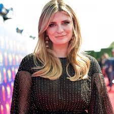 That she left the o.c. After Mischa Barton S Bullying Claims Actress Accused Of Being A Nightmare On Sets Of The O C Sex Style Shop Blog