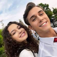 Simple sliced tomato recipe with salt and pepper