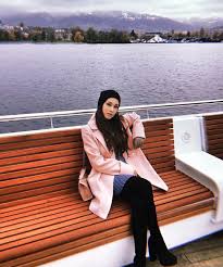 Selain nurin dan syamim, siri cinta tiada ganti turut dibintangi oleh aedy ashraf, nelydia senrose, hafidz roshdi, ben amir, rusdi ramli, adam dramatis yang membawakan watak pembantu dalam drama bersiri cinta tiada ganti, nurin misha, 52, menghembuskan nafas terakhir akibat sesak nafas. Biodata Penuh Syamim Farid Pelakon Drama Cinta Tiada Ganti Iluminasi