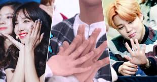Jisung and minho are close but i don't know, also when jisung held minho's hand when minho had to rap and was feeling nervous, that felt real so i won't say anything more. Female Idols With Big Hands And Male Idols With Small Hands A Thread Starbiz Net