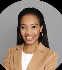 Kelly Washburn's Instagram, Twitter & Facebook