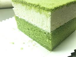 Il tè matcha infatti si presenta come una polvere sottilissima e molto profumata; Quadrotti Di Torta Al Te Verde