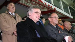 Romancier et dramaturge polonais (fr); Zmarl Jerzy Pilch Wielki Fan Cracovii Pko Ekstraklasa