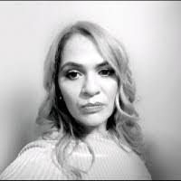 Carmen Oconnor's Instagram, Twitter & Facebook