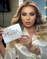 Las mujeres increíbles no solo dicen “sí” al amor… también se dicen “sí” a  ellas mismas. Gracias por permitirnos ser parte de ese instante tan mágico.  💍🤍 junto a tu familia. Nuestra