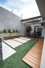 Many people think that landscaping is an expensive hobby. 30 Small Backyard Landscaping Ideas On A Budget Beautiful Layout In 2020 Patio Design Modern Backyard Patio