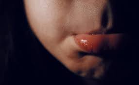 Es gibt berichte über menschen, die nach wiederholter anwendung von. Losung Pickel In Der Lippe Und An Der Lippe