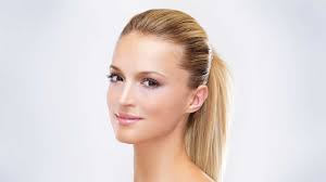 Get the perfect fashion pack look with this sleek ponytail! How To Create Sleek Ponytail L Oreal Paris