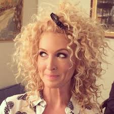 First and foremost, blonde coloring goes great with curly hair because it shows off all of the depth and highlights in your strands. What Kimberly Schlapman Of Little Big Town Uses On Her Curly Hair Naturallycurly Com