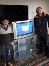 İşte tv alırken mutlaka dikkat etmeniz gereken noktalar. Eba Tv Yi Izleyemeyen Kucuk Cocuga Ogretmenleri Televizyon Aldi Osmaniye