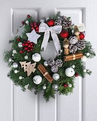 Coronita Brad Cu Decoratiuni De Iarna Christmas Crafts Decorations Christmas Wreaths Diy Christmas Wreaths