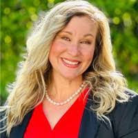 Vicky Putnam's Instagram, Twitter & Facebook