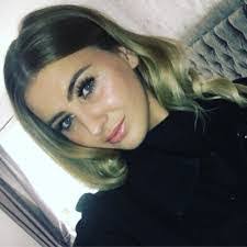 Elisa Clayton's Instagram, Twitter & Facebook