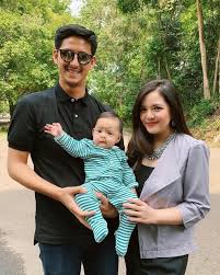 Ia mulai populer sejak membintangi iklan pepsodent, dan mengeluarkan album berjudul libur telah tiba. Respons Tasya Kamila Soal Ekspresi Anaknya Yang Dikomentari Netizen Kumparan Com
