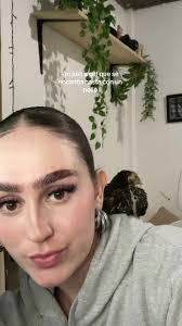 Sandi Solis's Instagram, Twitter & Facebook