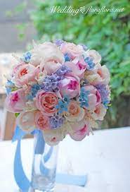 陽がのびています そんな５月の月曜日に コロンと丸いピンクのバラとサムシングブルー ブルースターのラウンドブーケ floraflora precious flowers ウェディングブーケ会場装花 フラワースクール ウェディングブーケ ブーケ パステルカラーの花