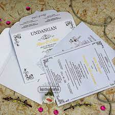 Pin Oleh Kedaigrafis Di Idea Undangan Pernikahan Contoh Undangan Pernikahan Undangan Perkawinan