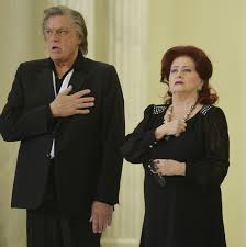 27 ianuarie 1936, cluj, românia) este un actor român de film, radio, televiziune, scenă și voce. Florin Piersic A Luat O Decizie RadicalÄ DupÄ Moartea Marilor ActriÈe Stela Popescu Èi Cristina Stamate Vedete Avantaje Ro De 20 De Ani Pretuieste Femei Ca Tine