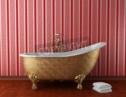 Dein badezimmer besteht aus weißen wandfliesen, einer schlichten dusche aus glas und dunklen bodenfliesen? Klassische Badezimmer Mit Badewanne Und Alten Roten Abgestreift Fototapete Fototapeten Abgestreift Wasserhahn Badewanne Myloview De