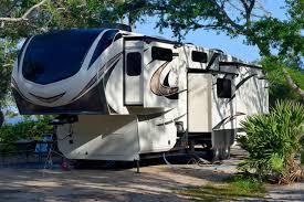 Throttlebias has researched & noted perfect 30 feet travel trailers with bunks. 10 Amazing 5th Wheels Under 10 000 Pounds Rv Owner Hq