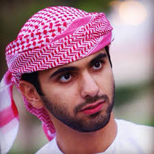 TheFirstNightOfMuharam These two scholars are from our Sunni brothers the  person who is wearing the black turban is from the descendant of imam Al  Hassan as .... Yes, they are crying for