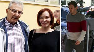 Aslı baykal, chp eski genel başkan ve halen chp'de milletvekili görevini yürüten deniz baykal'ın kızıdır. Deniz Baykal In Kizi 23 Yasindaki Oglunu Halk Tv Ye Ceo Olarak Atadi Haberler Son Dakika