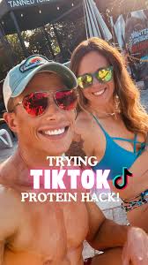 🚨 NEW PROTEIN HACK ALERT 🚨 Tampa throwback vibes with my girl Jess  @docbach_strongeru. 🌴✨ We jumped