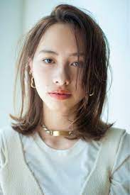 色っぽい外ハネミディアム yukina homie tokyo ヘアスタイリング 20代 髪型 ヘアスタイル