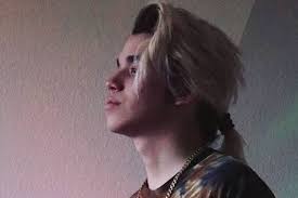 Utang na galing sa loob na lumutang, hinain sa turon na may pusang. Xgq5uk2cugjrom