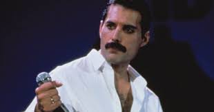 Rock In Peace Freddie Mercury Die Geschichte Des Legendaren Queen Frontmanns Rock Antenne