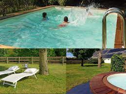 prachtig groepsverblijf met vele stijlelementen en zwembad in 2020 buitendecoraties zwembad jacuzzi