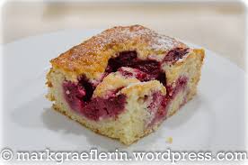 Den guten alten gugelhupf von oma? Fur Den Kleinen Haushalt Zitrone Joghurt Kuchen Mit Himbeeren Und Rosmarin Lebensart Im Markgraflerland