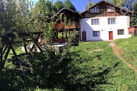 Gura humorului (în trecut gura homorului, în germană și poloneză gura humora, în idiș גורא הומאָרא gura humora) este un oraș în 114/2005 se aprobă atestarea localității gura humorului din județul suceava, ca „stațiune turistică de interes național.9 prin urmare, imaginea orașului se schimbă. Cazare La Casa De VacanÅ£Äƒ Lucian Din Gura Humorului Descoperimromania Ro