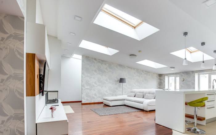 Smart Homes and Skylights: Enhance Everyday Living with Electric Skylights