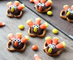 My kids would love making these and i think they would be easy enough for my daughter. 30 Cute Thanksgiving Treats That Are Kid Friendly Suburban Simplicity