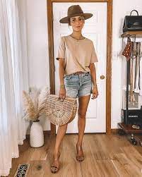 Karina Style Diaries Outfits With Hats Hat Outfits Summer Tan T Shirt