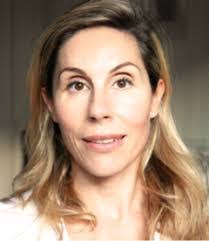 Julia Gros's Instagram, Twitter & Facebook