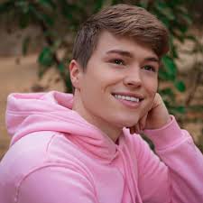 Austin Burk's Instagram, Twitter & Facebook