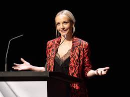 Janin Ullmann Am Tag Nach Der Trennungsnews Wieder Auf Der Buhne Trend Magazin Trennung Buhne Kostja Ullmann