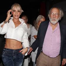 Maybe you would like to learn more about one of these? Eidhseis Me 8ema Ale3andros Lykoyrezos