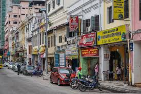 This famous street cuts through jalan pudu and jalan sultan with various hotels in kuala lumpur like swiss inn kuala lumpur, ancasa hotel and spa and alamanda hotel surrounding it. 15 Things To Do In Chinatown Kuala Lumpur Finding Beyond