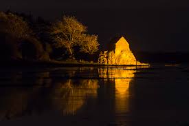 Debe su nombre a la abadía consagrada al culto del arcángel san miguel y cuyo nombre en latín. Grandes Marees Die Macht Des Mondes Chiennormandie Urlaub Mit Hund In Der Normandie