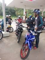 Bagi kenderaan yang memerlukan ron97 keatas, sekali sekala mencampur ron95 ke atas lebihan ron97 yang sudah ada di dalam tangki selalunya tidak memberi impak yang ketara. Minyak 2t 4t 125z Anda Page 2