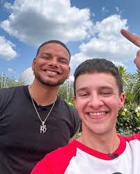 Michelle Mckay's Instagram, Twitter & Facebook