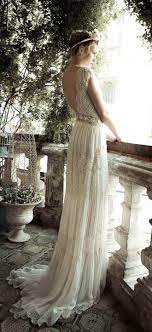 Foto des hochzeitskleides taylor von ricca sposa. El Halo Encantador Que Rodea Los Vestidos De Novia Con Esencia Bohemia Vintage Hochzeit Kleidung Hochzeitsoutfit Brautmode