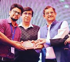 Dr #Satish #Ahuja #Sir 🙏 #Retirement 👨‍🏫 #DAV #Centanary #College  (#Faridabad) 👨‍💻👩‍💻 The biggest lessons don't come from books but from  a teacher like you. Thank you so much for your kindness,