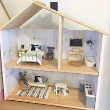 Modern Dollhouse Ikea Flisat 1 12 Scale Beach Coastal Interior Follow Onebrownbear On Instagram Ikea Dollhouse Modern Dollhouse Diy Barbie House