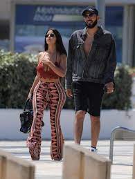Demi rose in stylish off shoulder dress at instagrammable cafe in london 2019/11/28. Demi Rose Looks Incredible In A Tiny Bra Top On A Date With Boyfriend Chris Martinez In Ibiza