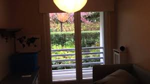 Evde stor perde temizliği, stor perde nasıl yıkanır, stor perde çamaşır makinesinde nasıl yıkanır, stor temizleme spreyi nedir? Motorlu Karartma Stor Perde Youtube